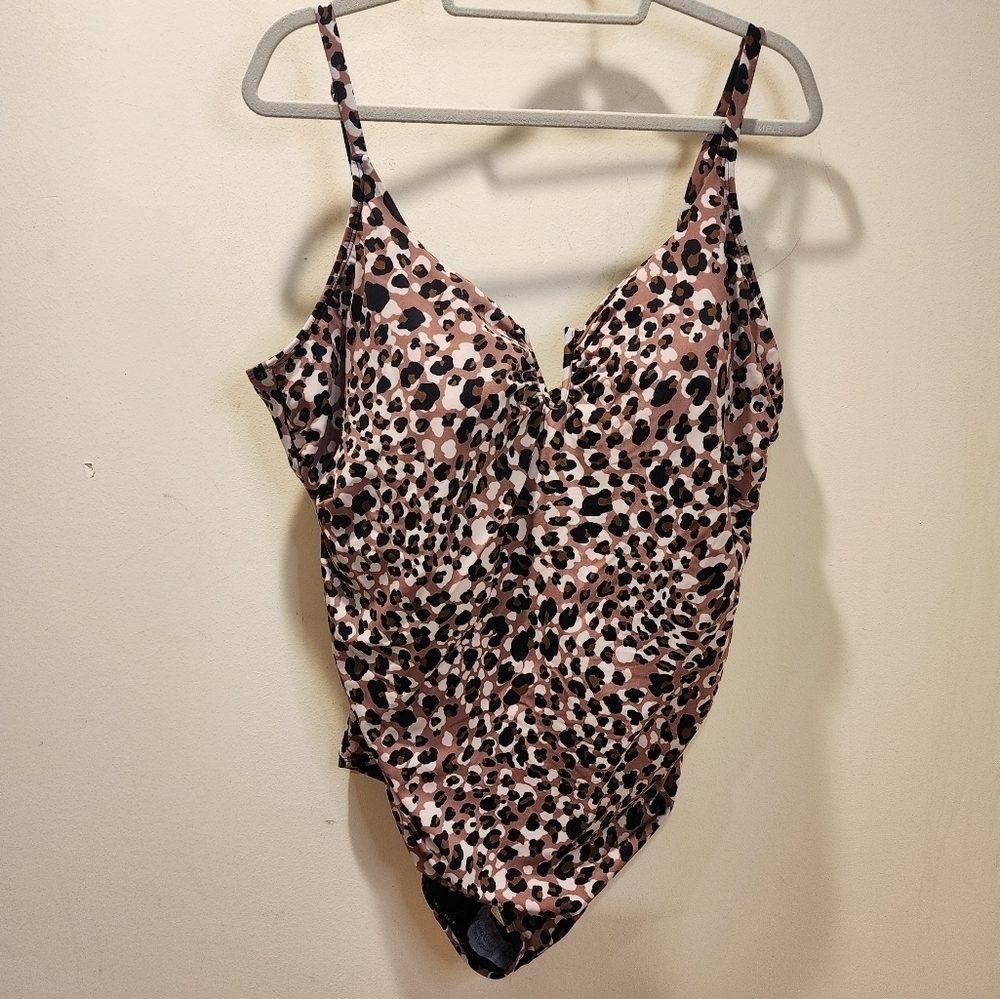 Time and TRUE animal print plus size 3X (24w-26w) NWT